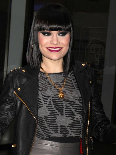 Classic Medium Straight Jessie J Synthetic Capless Wig for Woman - Click Image to Close