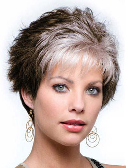 Wispy Fringe Wavy Short Grey Wig - Click Image to Close