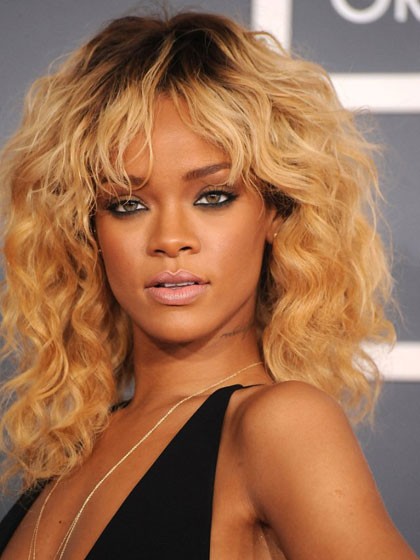 Rihanna - Ringlet Curls & Soft Fringe Wig