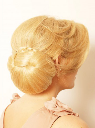 Short Classic Style Synthetic Bun