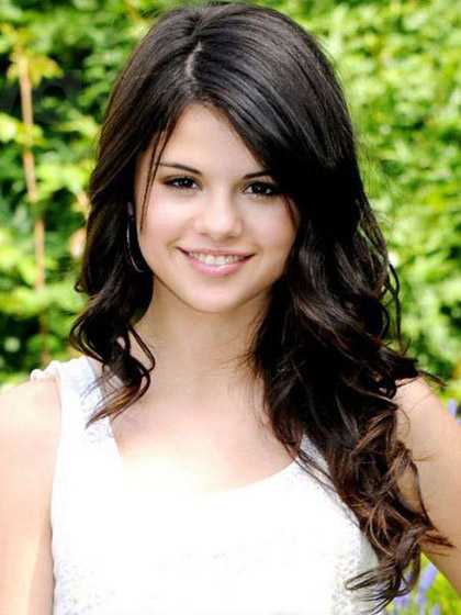 Selena Gomez's Fashion Wig - Click Image to Close